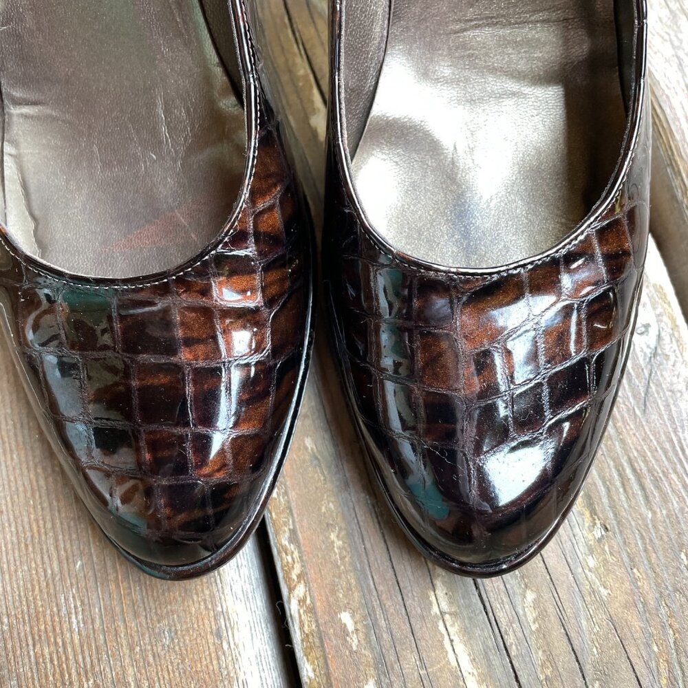 Euc Stuart Weitzman Cocoa Crocodile Patent Pumps … - image 8